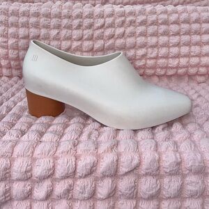 Melissa” Vegan mid white pump women’s size 8/ EUR 37 recycled material 5716846